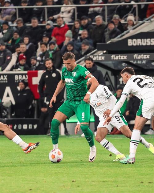 B. Monchengladbach vs Augsburg