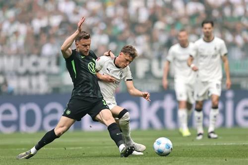 B. Monchengladbach vs Wolfsburg