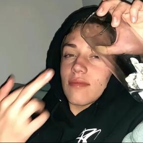 6686体育铜牌作者Scarlett