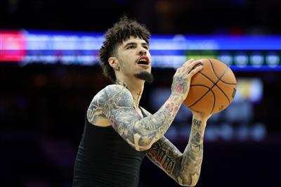 Sorry to cut it off! 8 of 18 from three goals, 27 points, 9 rebounds, 8 assists and 3 interceptions