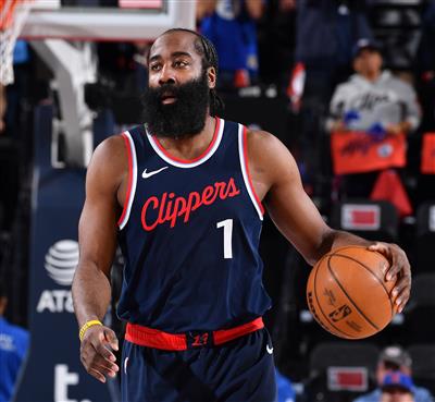 Hot ball control! Harden made all 4 shots in the first quarter and scored 14 points, including 2 of 2 three-pointers.