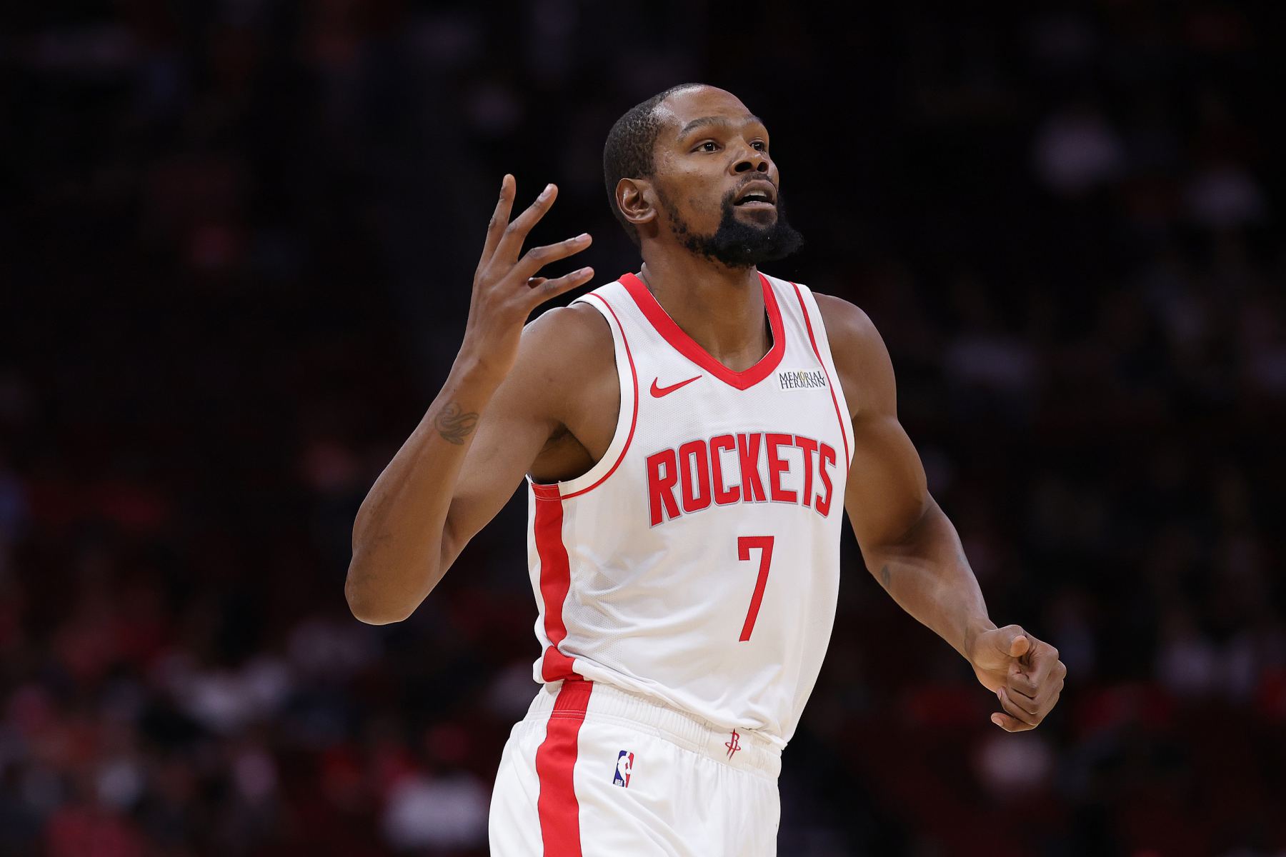 Durant made 4 of 10 shots in the half and scored 15 points to help the Rockets cling to the score.
