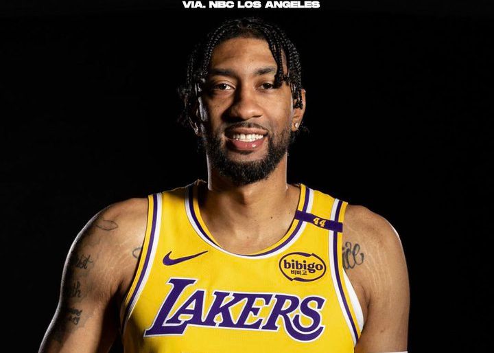 US media: Wood encountered three thieves at his home and frightened them away with a gun