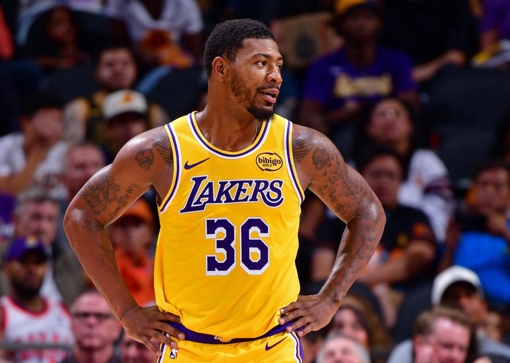 Unpredictable! Smart made 3 fouls & made a ridiculous mistake in the decisive moment that gave the Spurs the ball