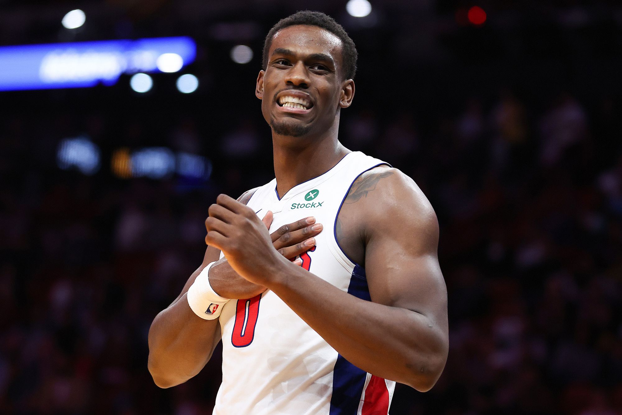 The 22-year-old Duren scored 20+20 4 times, second only to O'Neal and Howard in the past 45 years.