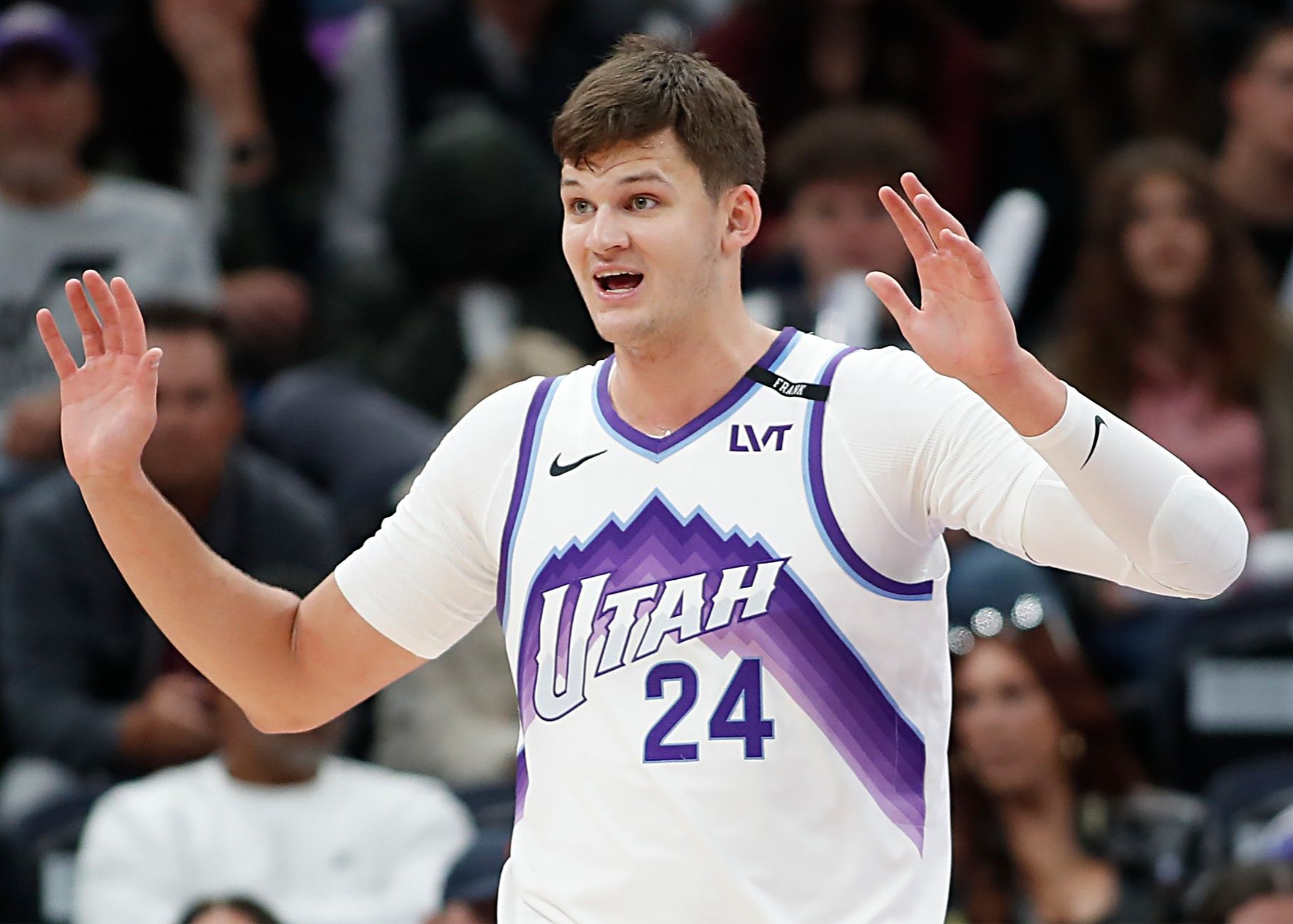 Shams: Jazz No. 5 Kesler underwent left shoulder surgery and is out for the season