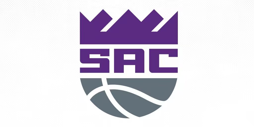 The Kings and Hawks scored 71 points together in the first quarter, both shooting 58.3% from the field.