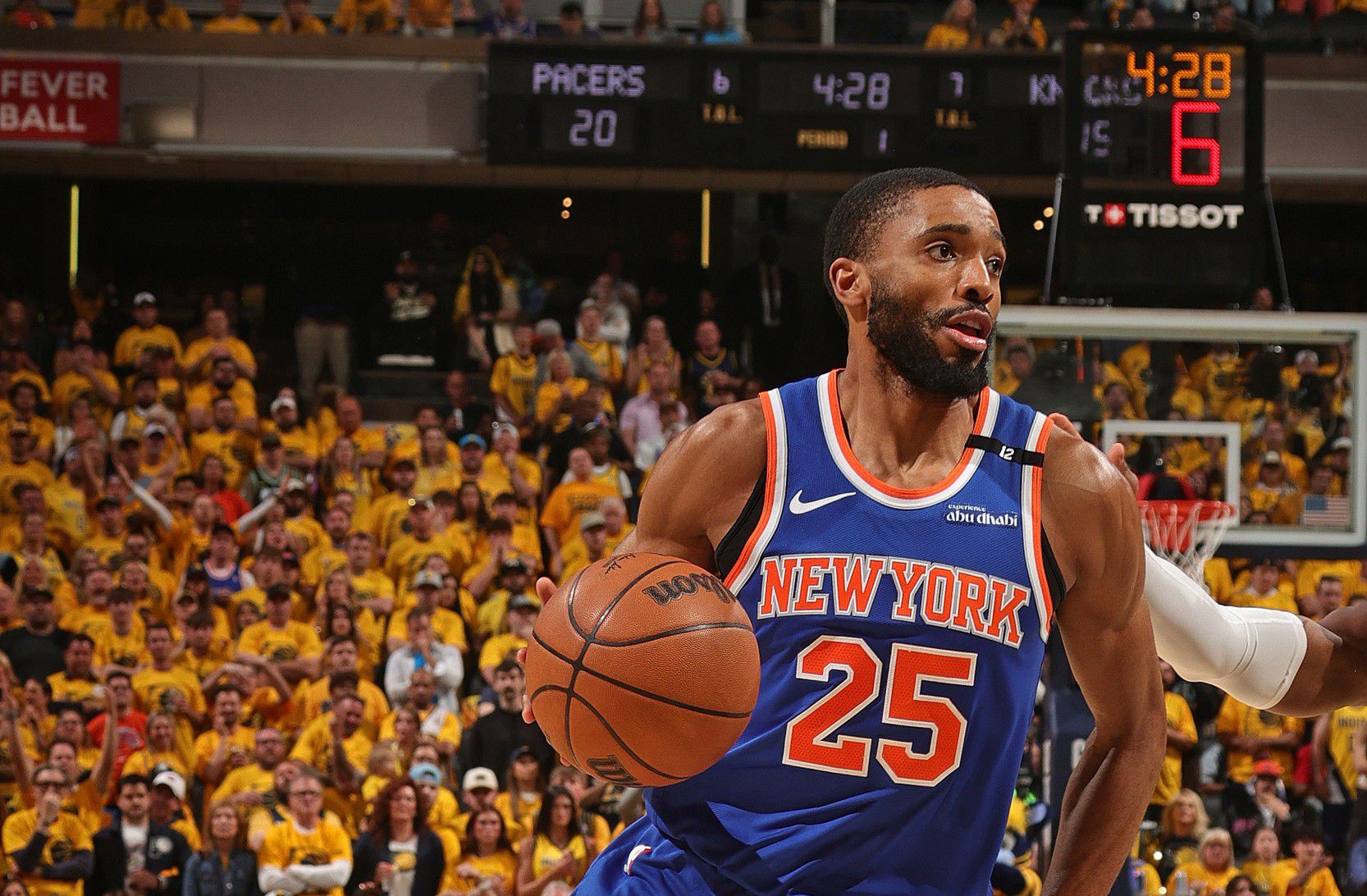 The Knicks scored 31 points in the third quarter, but the home team still trailed the running Magic by 18 points