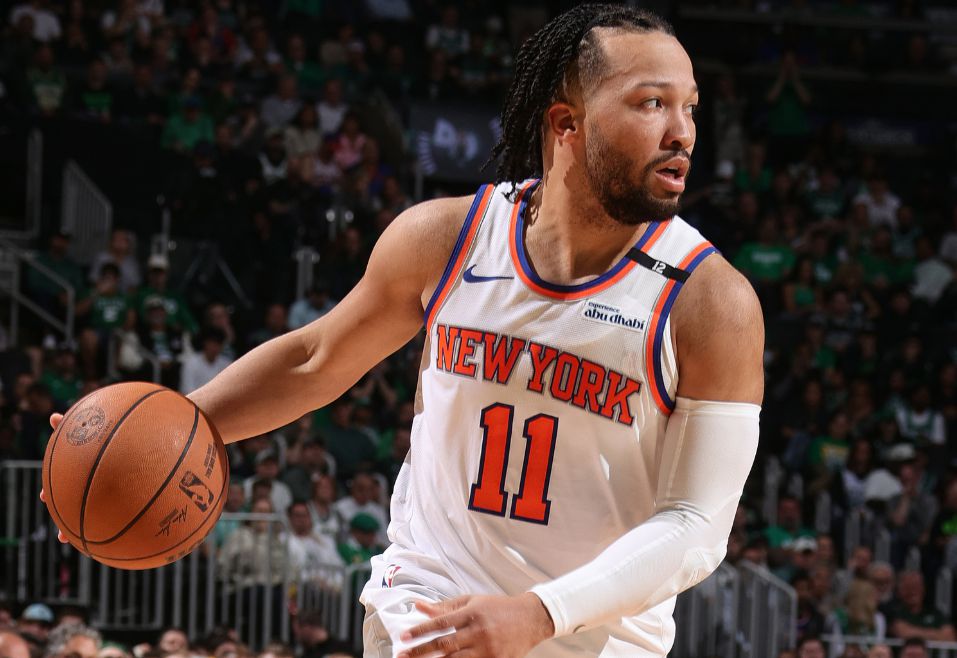 Full firepower! Brunson made 3 of 6 shots in the first quarter and scored 11 points, 2 rebounds and 1 assist.