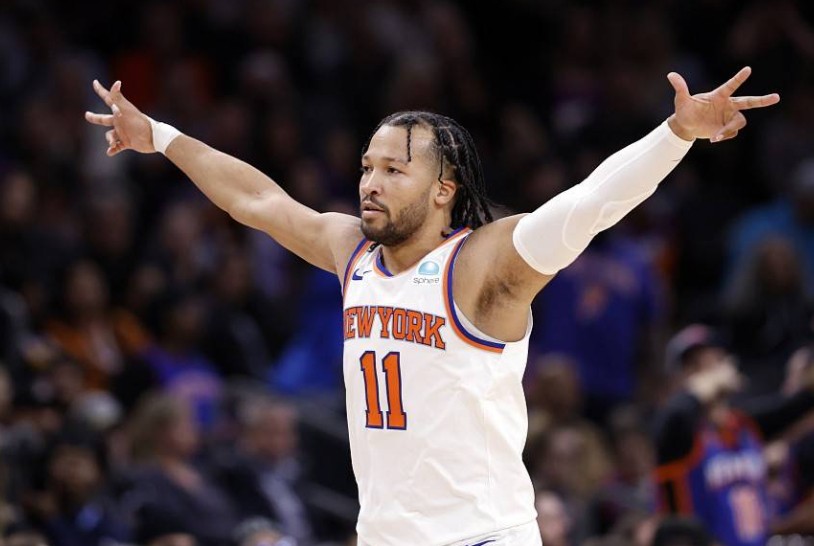 Outstanding performance! Brunson scored 32 points on 11-of-19 shooting and 10 assists.