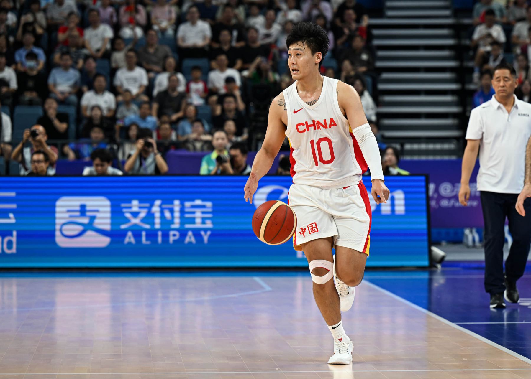 Unite your thoughts and start again! Chinese men's basketball team holds training camp