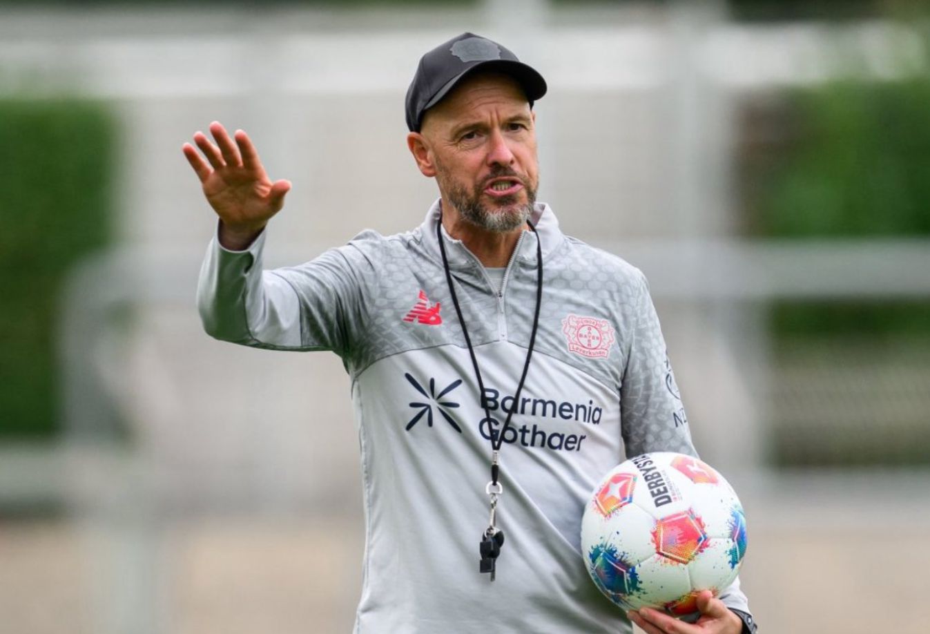 Romano: Jiafu contacted Ten Hahe after Heitinga finished class, and the two sides are currently negotiating.