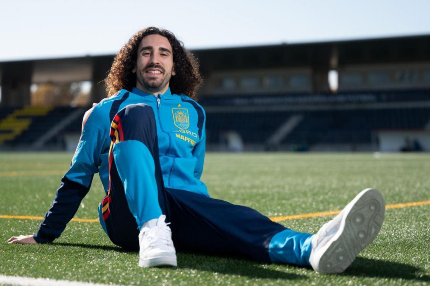 Cucurella: If he wins the World Cup, he will shave his head. Dembele is the most difficult striker to deal with.