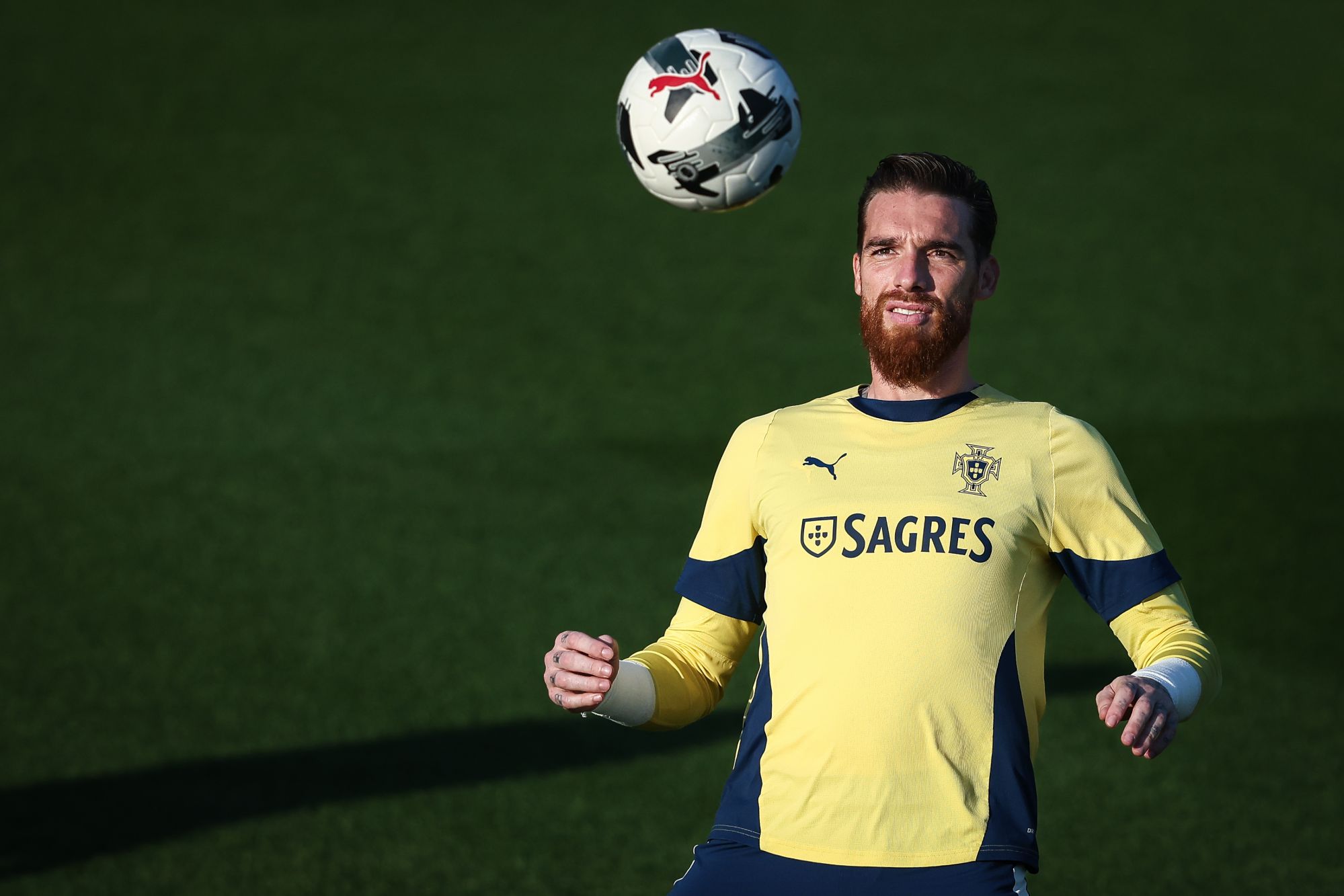 Portugal team official: Wolves goalkeeper Sai was allowed to leave the team due to the death of his grandfather, and Carvalho was replaced