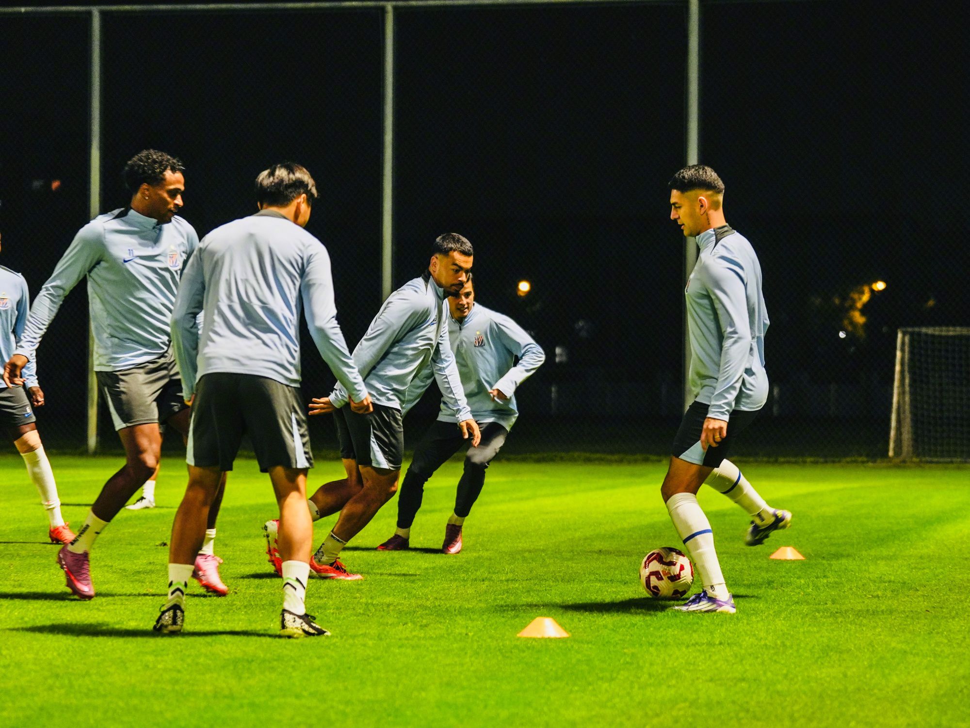 Shenhua's first team regrouped today, Liu Chengyu and Yang Haoyu will report to the U22 men's football team