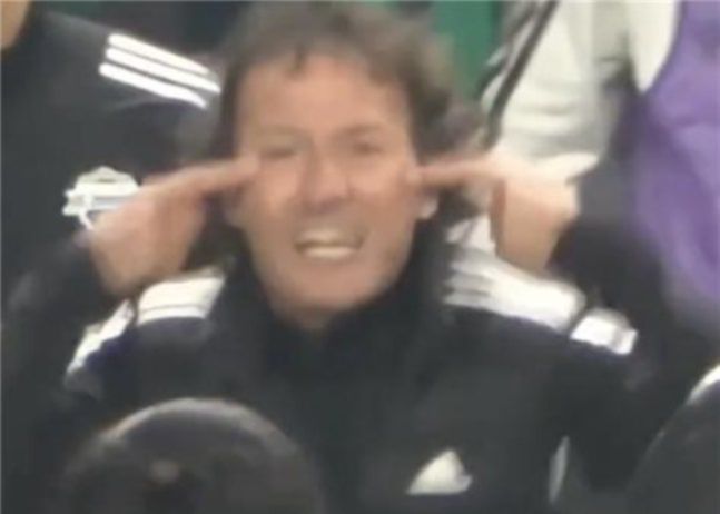 The Korean Professional Football Referees Association accuses Jeonbuk assistant coach of racial discrimination for making a fuss about the referee.