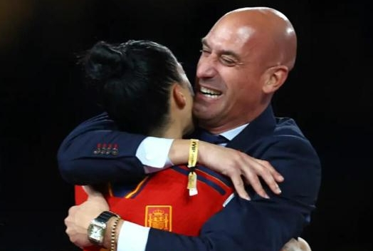 Former President of the Spanish Football Federation talks about the kissing incident: I will not apologize, someone deliberately targeted me