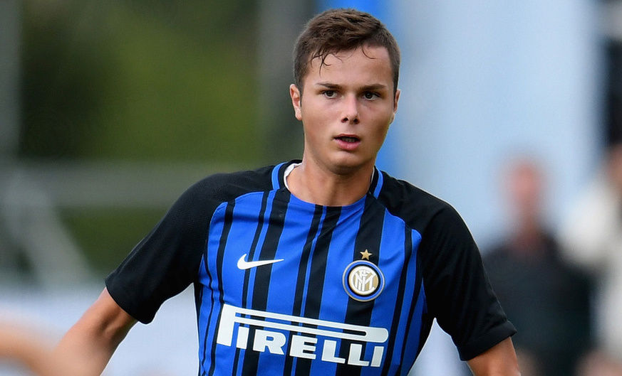 Dutch media: Former Inter Milan’s talented center back Van Heusden tore his cruciate ligament for the third time in his career