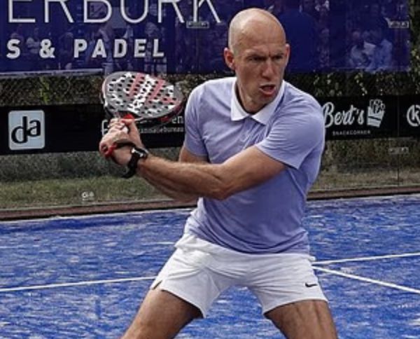 Daily Mail: Robben starts his padel tennis career and gets his first point in August this year