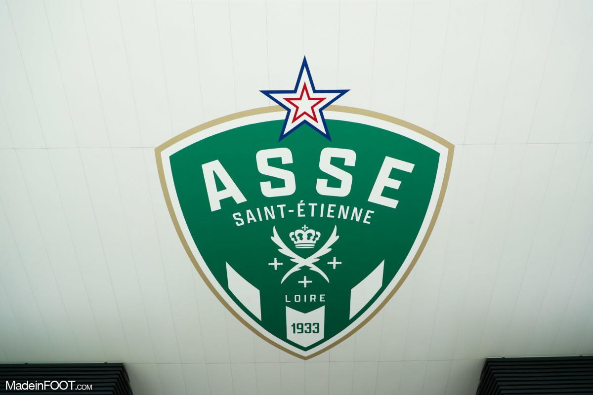 🚨Due to extremely low visibility due to heavy fog, the match between Saint-Etienne and Quentiny was interrupted