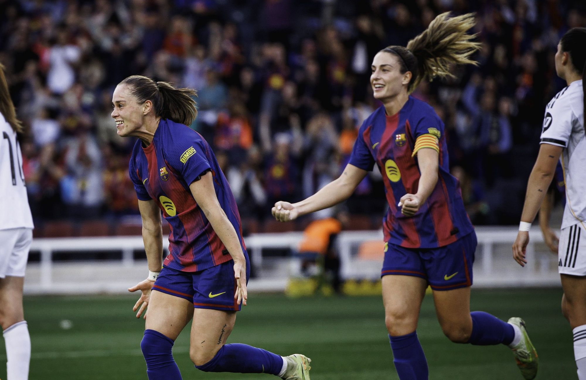 Barcelona Women's Football Team defeated Real Madrid Women's Football Team 4-0, Pacior made a double strike, and Bonmati's reserve players made contributions